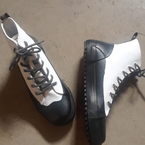 Hunter Other - NWOT "Hunter" Men's Sneakers